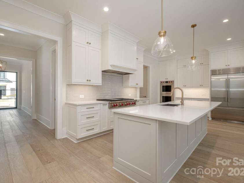 2924 Sharon View Road, Charlotte, NC 28210.  MLS# CAR4244242, YatesRealty ID 32721. Kitchen