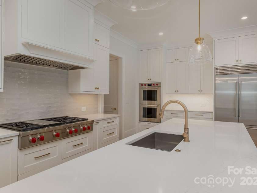 2924 Sharon View Road, Charlotte, NC 28210.  MLS# CAR4244242, YatesRealty ID 32721. Kitchen