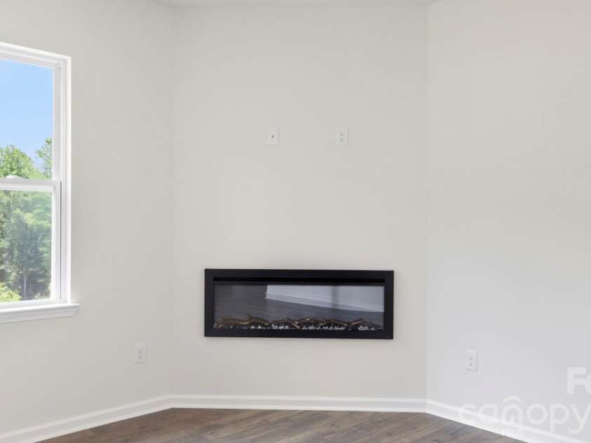 839 Adelston Lane, Asheville, NC 28804.  MLS# CAR4396315, YatesRealty ID 32721. 