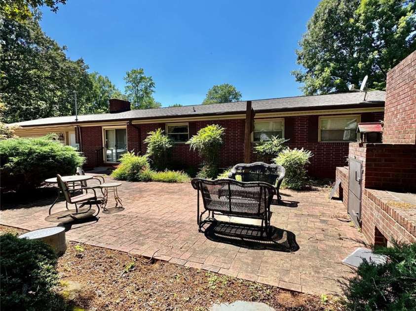 404 Lyerly Street, Salisbury, NC 28146.  MLS# CAR4388736, YatesRealty ID 32722. 