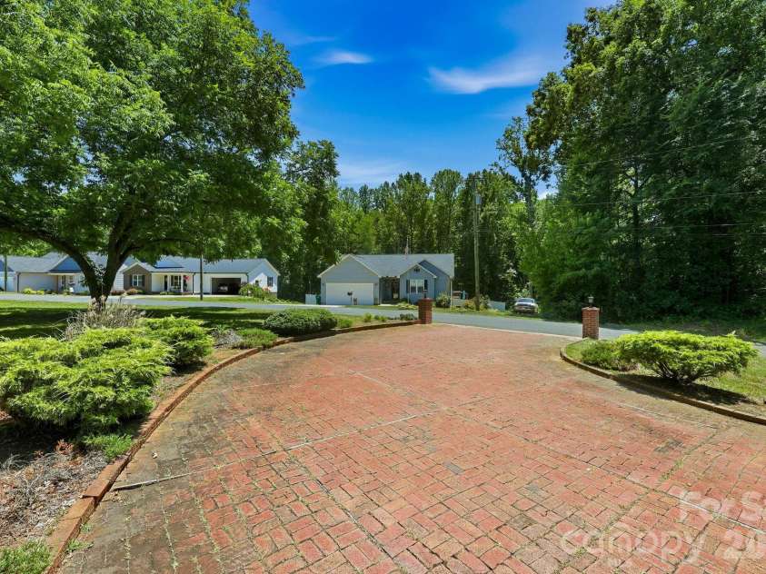 404 Lyerly Street, Salisbury, NC 28146.  MLS# CAR4388736, YatesRealty ID 32722. 