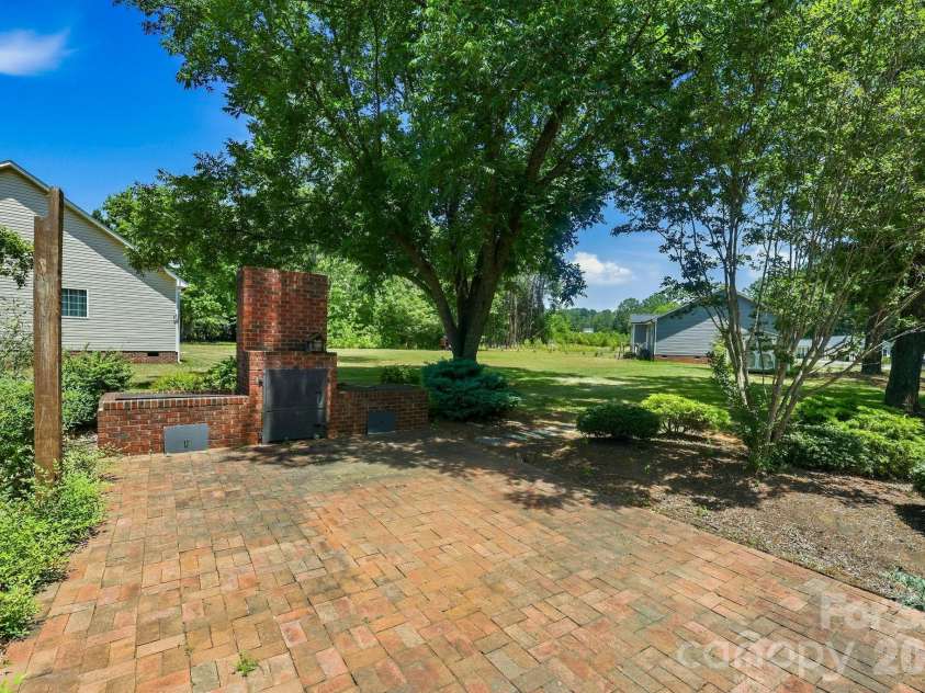 404 Lyerly Street, Salisbury, NC 28146.  MLS# CAR4388736, YatesRealty ID 32722. 