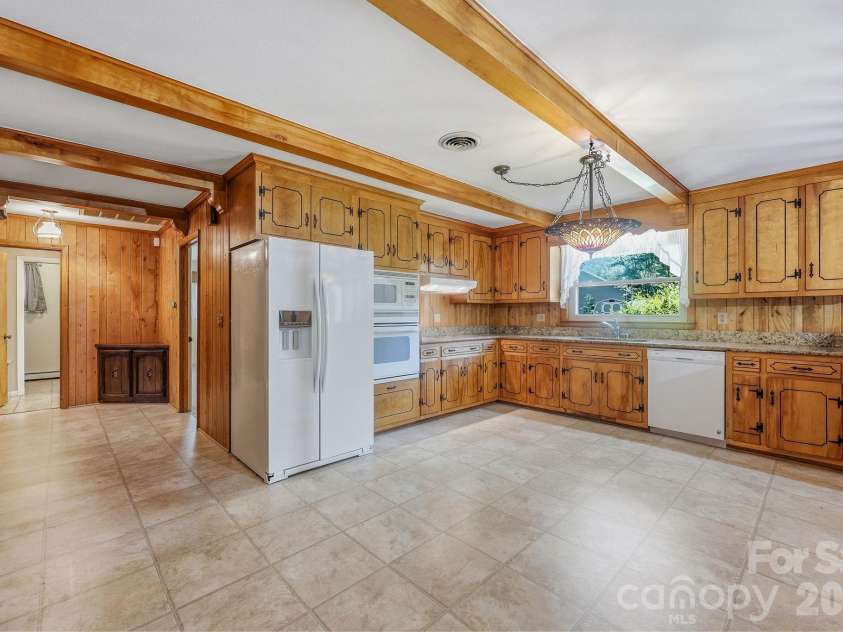 404 Lyerly Street, Salisbury, NC 28146.  MLS# CAR4388736, YatesRealty ID 32722. 