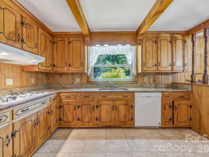 404 Lyerly Street, Salisbury, NC 28146.  MLS# CAR4388736, YatesRealty ID 32722. 