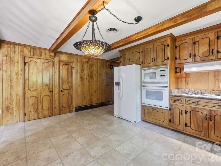 404 Lyerly Street, Salisbury, NC 28146.  MLS# CAR4388736, YatesRealty ID 32722. 