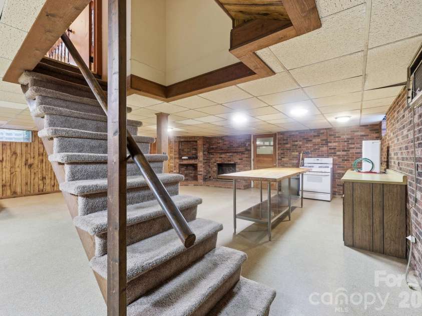 404 Lyerly Street, Salisbury, NC 28146.  MLS# CAR4388736, YatesRealty ID 32722. 