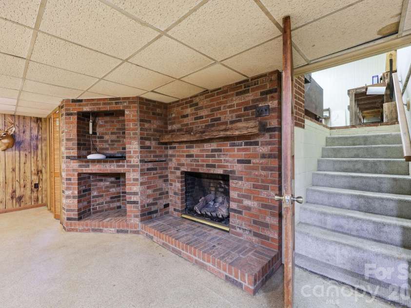 404 Lyerly Street, Salisbury, NC 28146.  MLS# CAR4388736, YatesRealty ID 32722. 