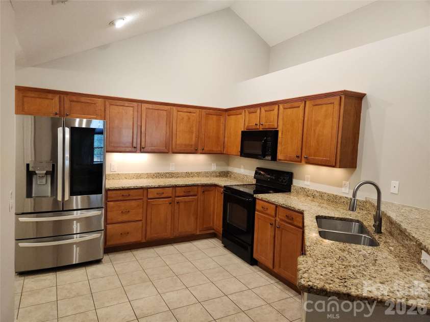 1 Mountain Meadow Circle, Weaverville, NC 28787.  MLS# CAR4395637, YatesRealty ID 32723. Kitchen
