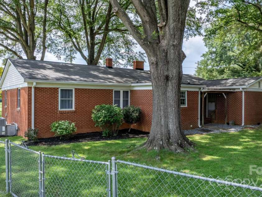 151 Third Creek Road, Statesville, NC 28677.  MLS# CAR4274166, YatesRealty ID 32723. 