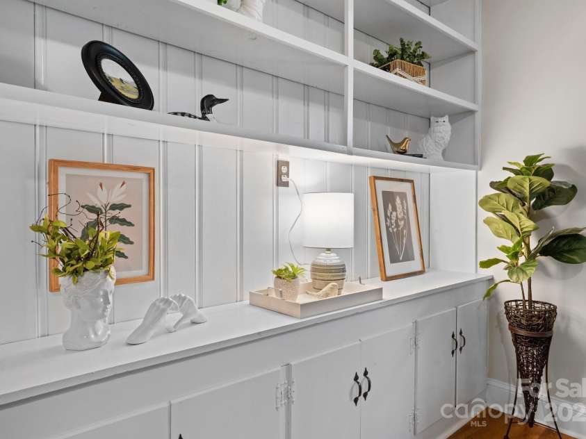 151 Third Creek Road, Statesville, NC 28677.  MLS# CAR4274166, YatesRealty ID 32723. Tons of storage!