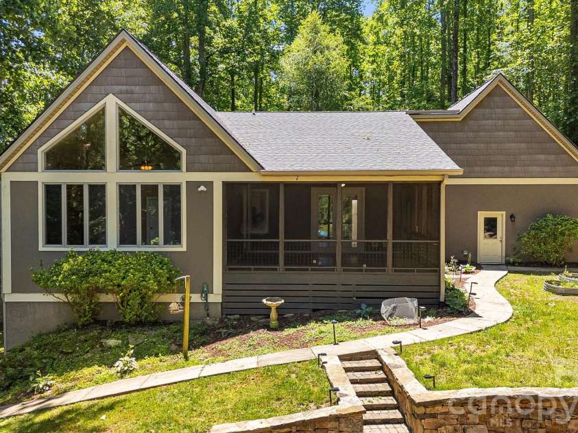 67 Reeses Ridge Court, Hendersonville, NC 28739.  MLS# CAR4387257, YatesRealty ID 32724. 