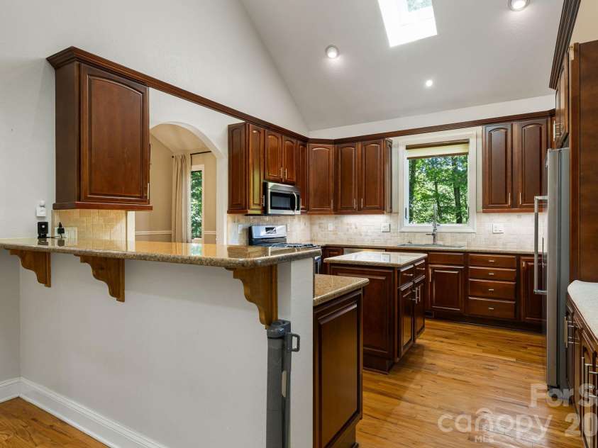 67 Reeses Ridge Court, Hendersonville, NC 28739.  MLS# CAR4387257, YatesRealty ID 32724. 