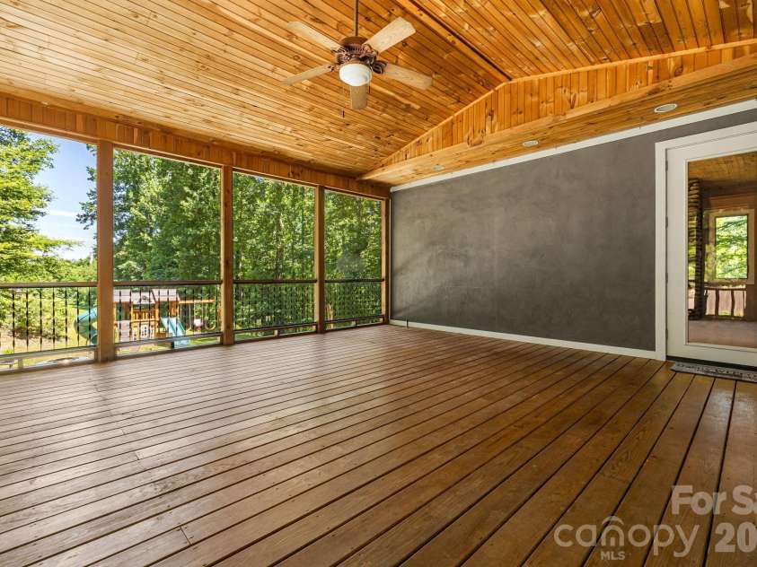 67 Reeses Ridge Court, Hendersonville, NC 28739.  MLS# CAR4387257, YatesRealty ID 32724. 