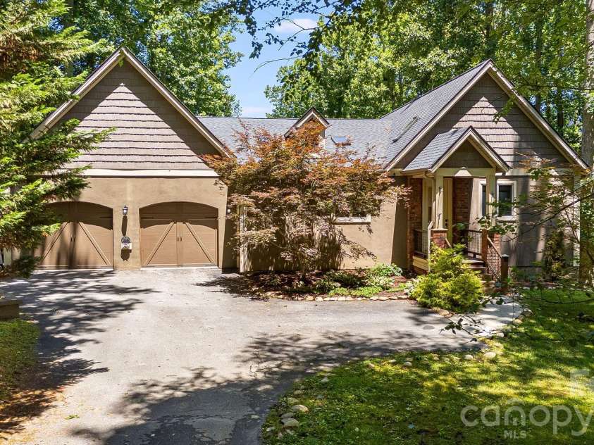 67 Reeses Ridge Court, Hendersonville, NC 28739.  MLS# CAR4387257, YatesRealty ID 32724. Front view daytime