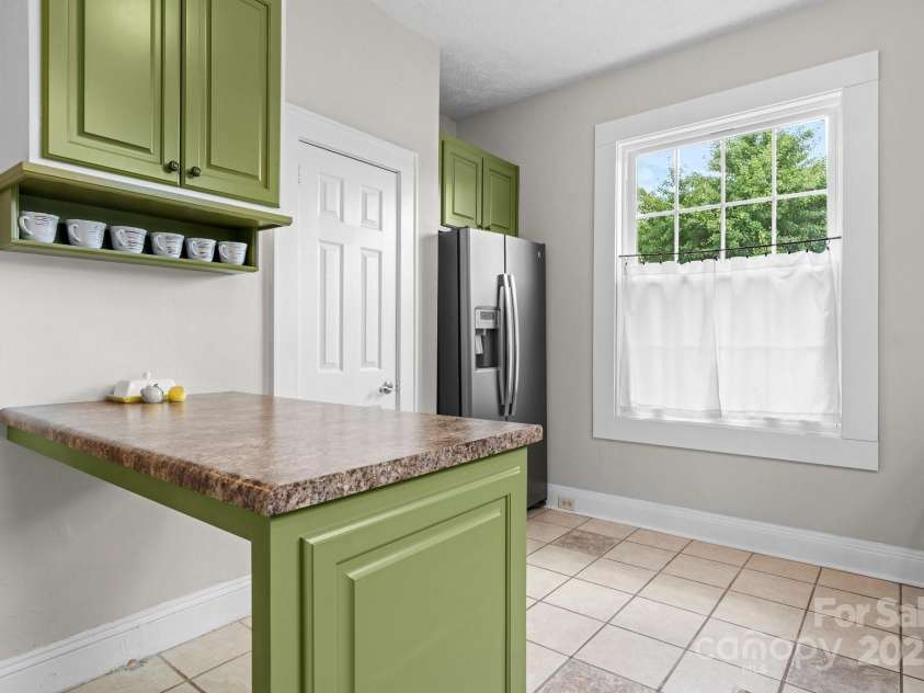 98 Main Street, Granite Falls, NC 28630.  MLS# CAR4262939, YatesRealty ID 32724. 