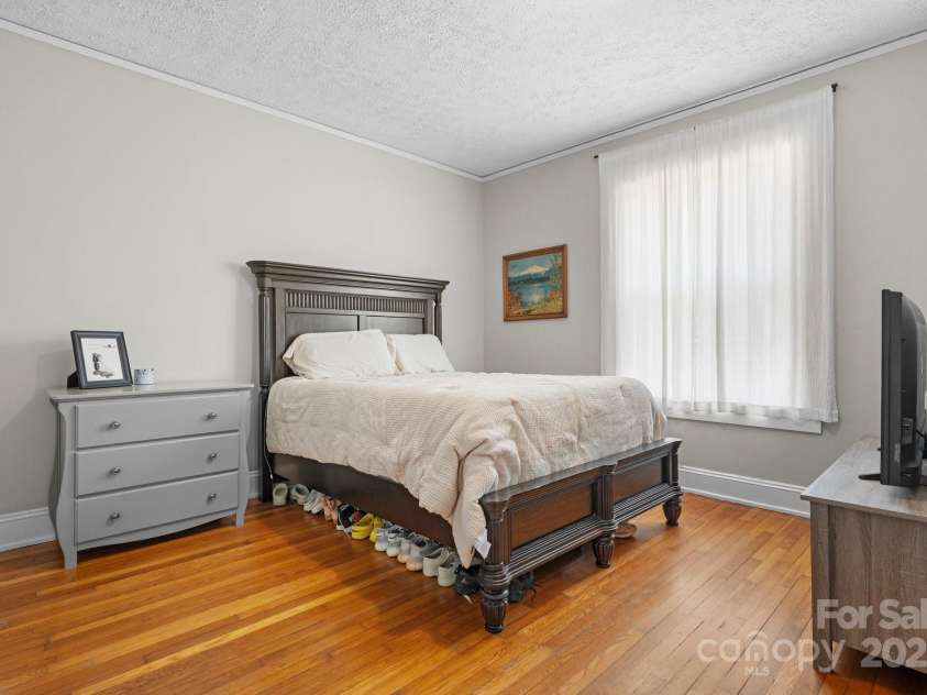 98 Main Street, Granite Falls, NC 28630.  MLS# CAR4262939, YatesRealty ID 32724. 