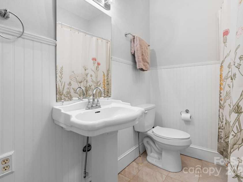 98 Main Street, Granite Falls, NC 28630.  MLS# CAR4262939, YatesRealty ID 32724. 