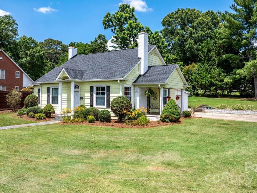 98 Main Street, Granite Falls, NC 28630.  MLS# CAR4262939, YatesRealty ID 32724. 