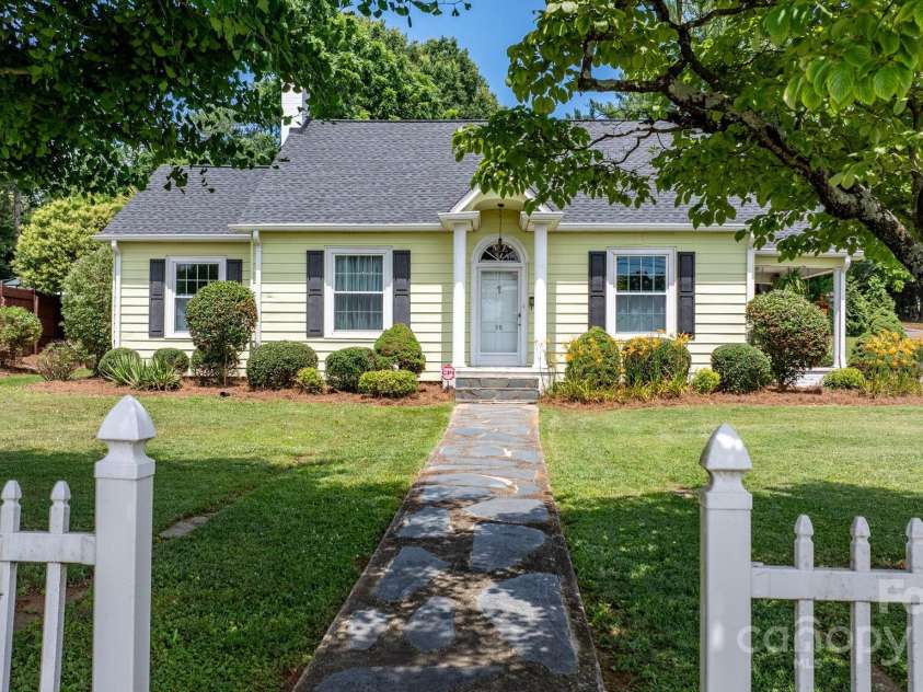 98 Main Street, Granite Falls, NC 28630.  MLS# CAR4262939, YatesRealty ID 32724. 