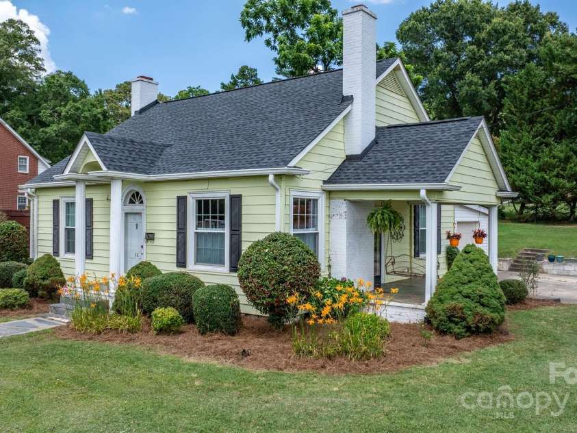 98 Main Street, Granite Falls, NC 28630.  MLS# CAR4262939, YatesRealty ID 32724. 