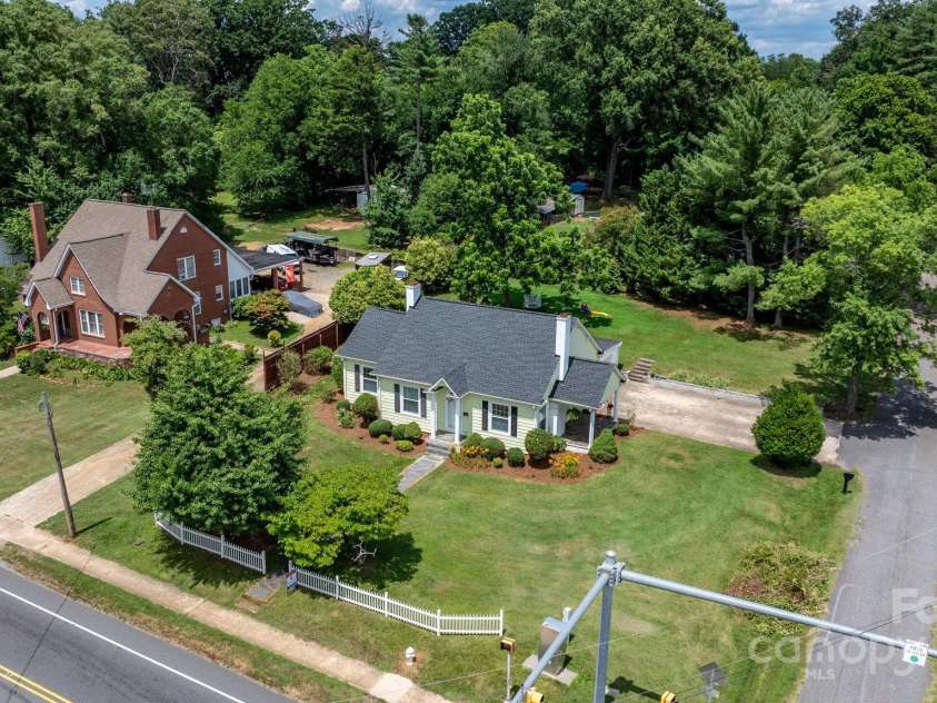 98 Main Street, Granite Falls, NC 28630.  MLS# CAR4262939, YatesRealty ID 32724. 