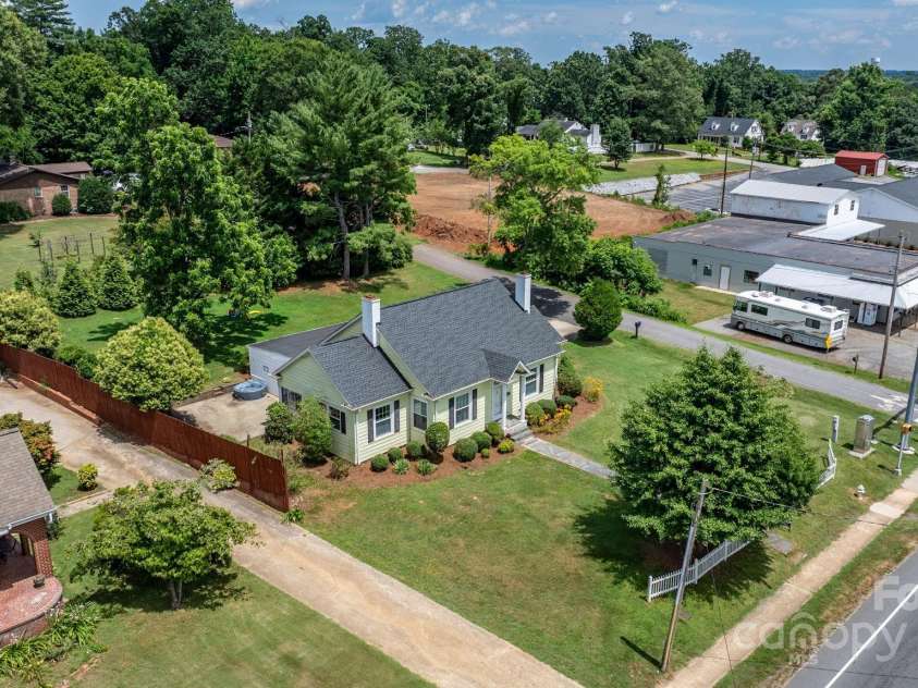 98 Main Street, Granite Falls, NC 28630.  MLS# CAR4262939, YatesRealty ID 32724. 