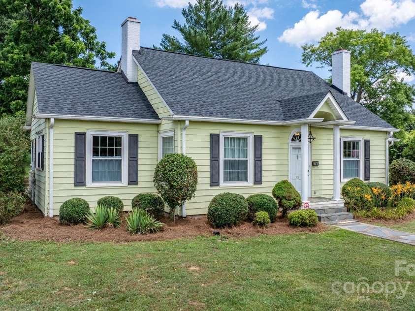 98 Main Street, Granite Falls, NC 28630.  MLS# CAR4262939, YatesRealty ID 32724. 