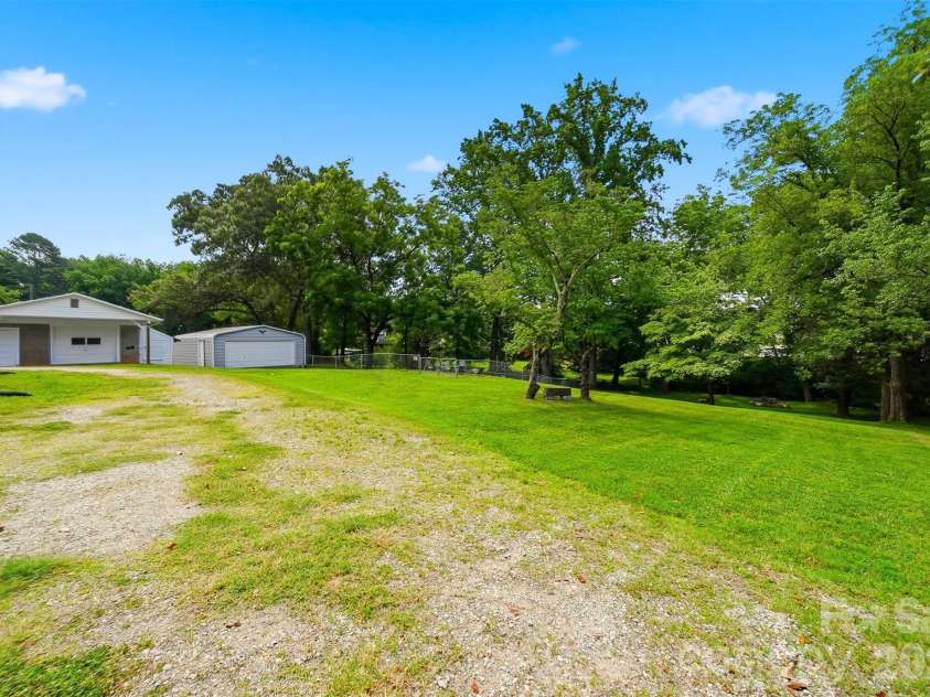 431 20th Street, Newton, NC 28658.  MLS# CAR4388423, YatesRealty ID 32725. 