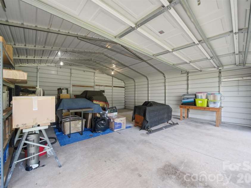 431 20th Street, Newton, NC 28658.  MLS# CAR4388423, YatesRealty ID 32725. 