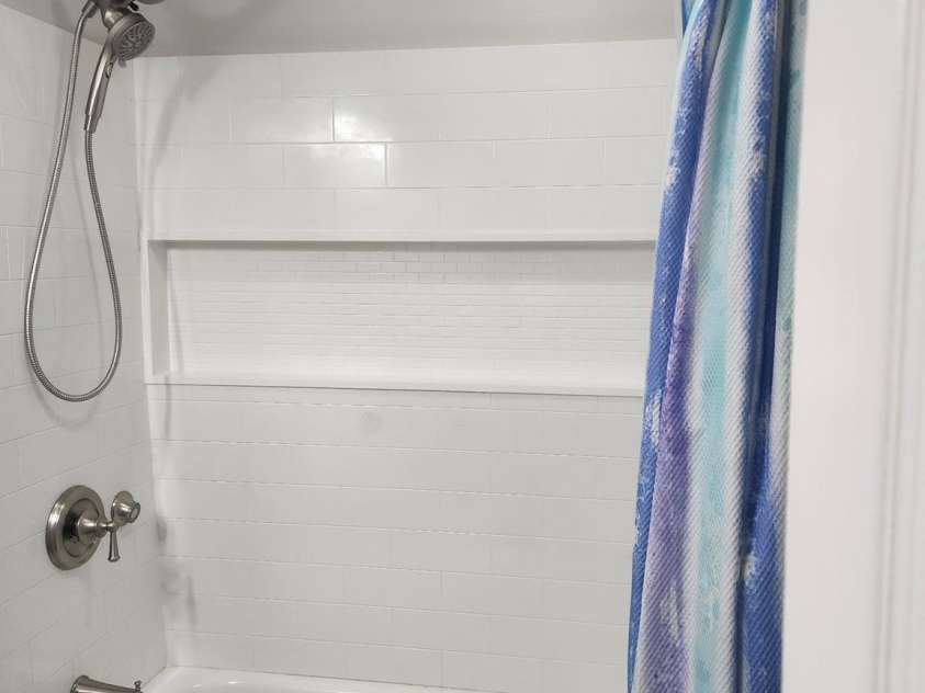 431 20th Street, Newton, NC 28658.  MLS# CAR4388423, YatesRealty ID 32725. 