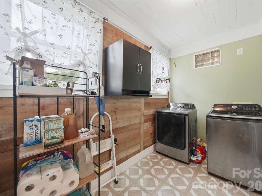 431 20th Street, Newton, NC 28658.  MLS# CAR4388423, YatesRealty ID 32725. Laundry Room