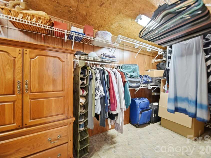 431 20th Street, Newton, NC 28658.  MLS# CAR4388423, YatesRealty ID 32725. Walk in Closet