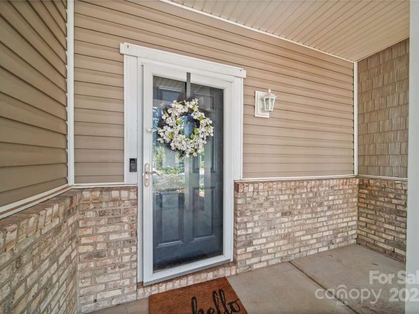 10420 Glenburn Lane, Charlotte, NC 28278.  MLS# CAR4278007, YatesRealty ID 32726. 