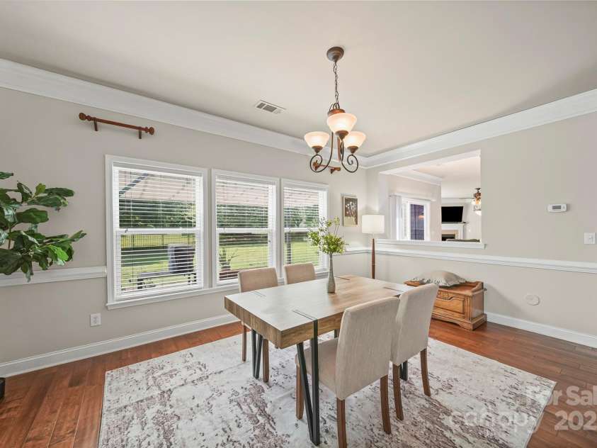 10420 Glenburn Lane, Charlotte, NC 28278.  MLS# CAR4278007, YatesRealty ID 32726. 