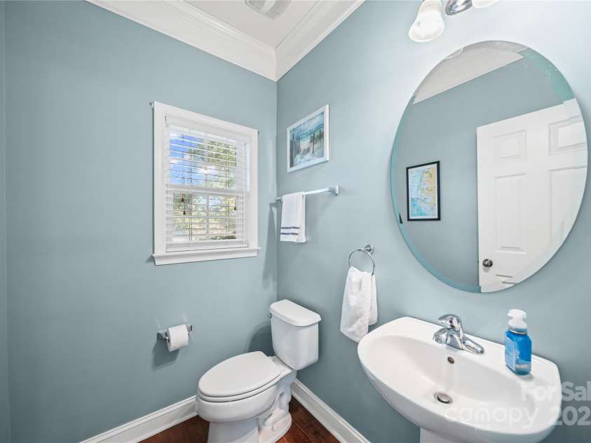 10420 Glenburn Lane, Charlotte, NC 28278.  MLS# CAR4278007, YatesRealty ID 32726. 