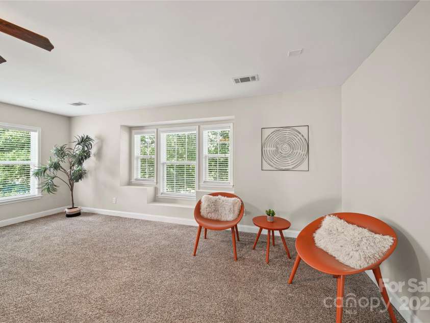 10420 Glenburn Lane, Charlotte, NC 28278.  MLS# CAR4278007, YatesRealty ID 32726. 