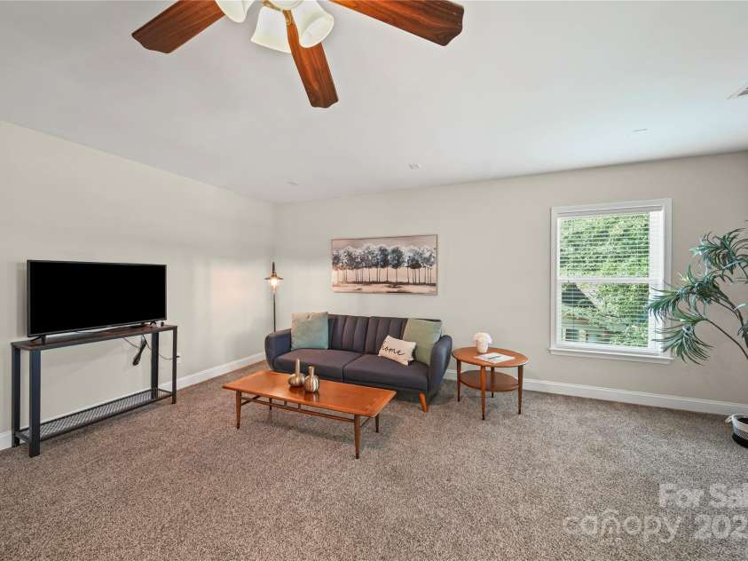 10420 Glenburn Lane, Charlotte, NC 28278.  MLS# CAR4278007, YatesRealty ID 32726. 