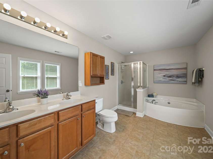 10420 Glenburn Lane, Charlotte, NC 28278.  MLS# CAR4278007, YatesRealty ID 32726. 