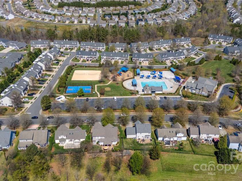 10420 Glenburn Lane, Charlotte, NC 28278.  MLS# CAR4278007, YatesRealty ID 32726. 