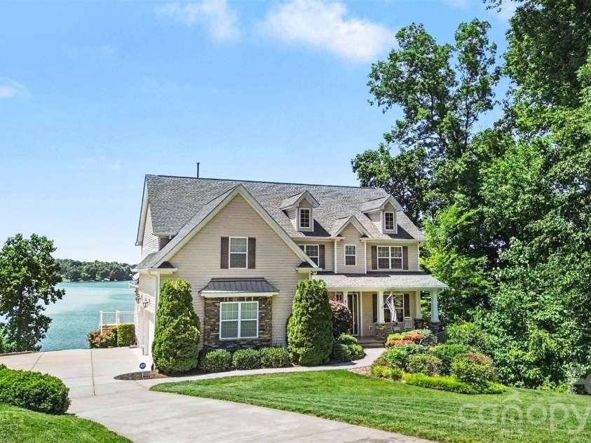 678 Normandy Road, Mooresville, NC 28117.  MLS# CAR4391129, YatesRealty ID 32726. 