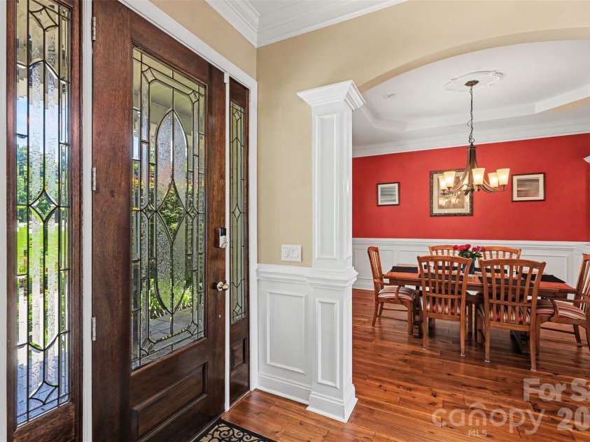 678 Normandy Road, Mooresville, NC 28117.  MLS# CAR4391129, YatesRealty ID 32726. Entry area/dinning