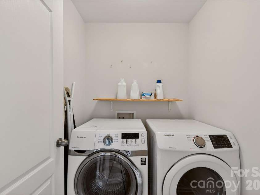 12531 Surreykirt Lane, Huntersville, NC 28078.  MLS# CAR4391627, YatesRealty ID 32727. Laundry Room.