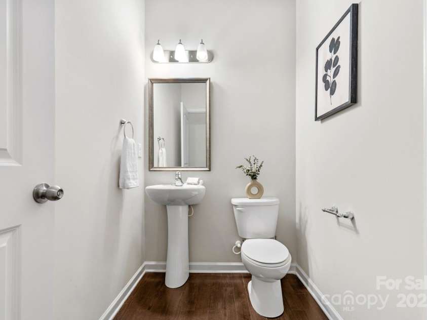 9324 Ainslie Downs Street, Charlotte, NC 28273.  MLS# CAR4276597, YatesRealty ID 32727. Half bath on lower level