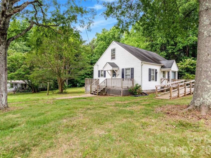 141 Vanzant Road, Mocksville, NC 27028.  MLS# CAR4388977, YatesRealty ID 32730. 