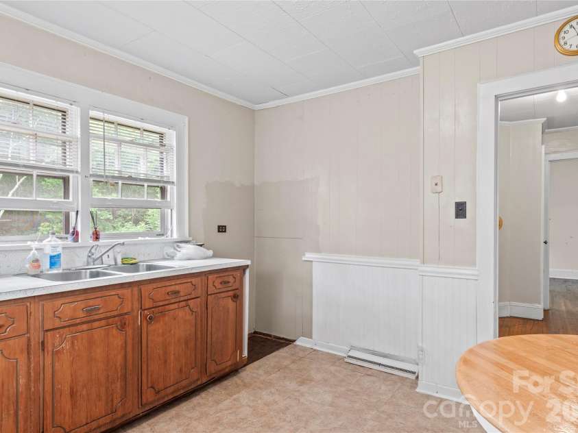 141 Vanzant Road, Mocksville, NC 27028.  MLS# CAR4388977, YatesRealty ID 32730. 