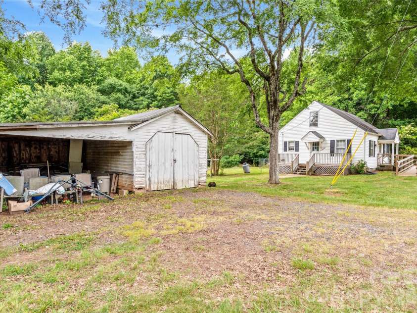 141 Vanzant Road, Mocksville, NC 27028.  MLS# CAR4388977, YatesRealty ID 32730. 