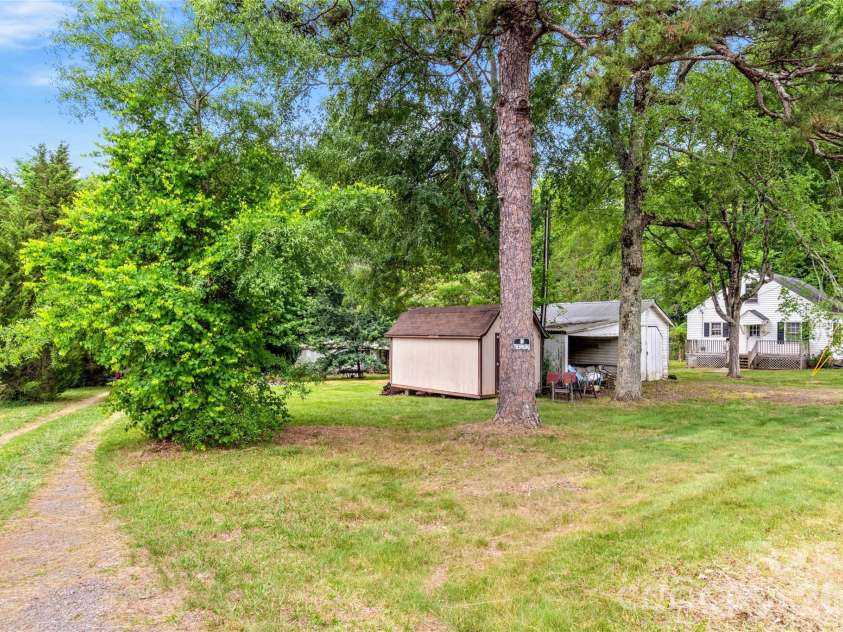 141 Vanzant Road, Mocksville, NC 27028.  MLS# CAR4388977, YatesRealty ID 32730. 