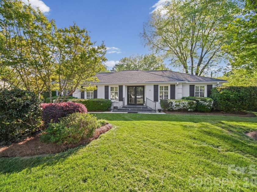 13539 Four Oaks Lane, Matthews, NC 28105.  MLS# CAR4384474, YatesRealty ID 32731. 