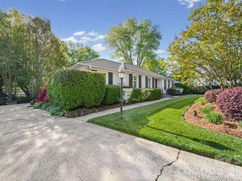 13539 Four Oaks Lane, Matthews, NC 28105.  MLS# CAR4384474, YatesRealty ID 32731. 