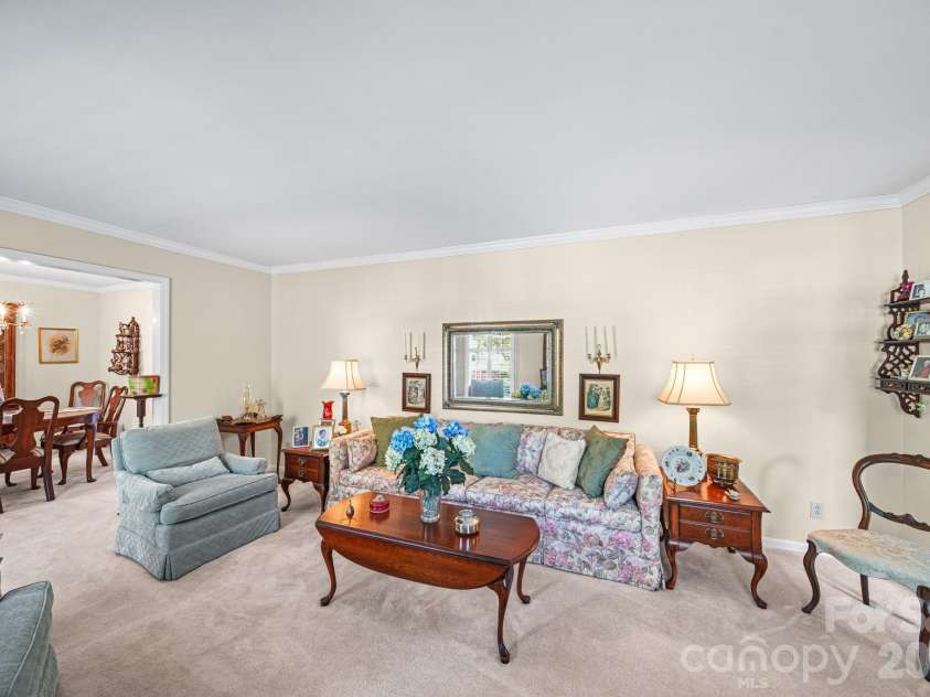 13539 Four Oaks Lane, Matthews, NC 28105.  MLS# CAR4384474, YatesRealty ID 32731. 